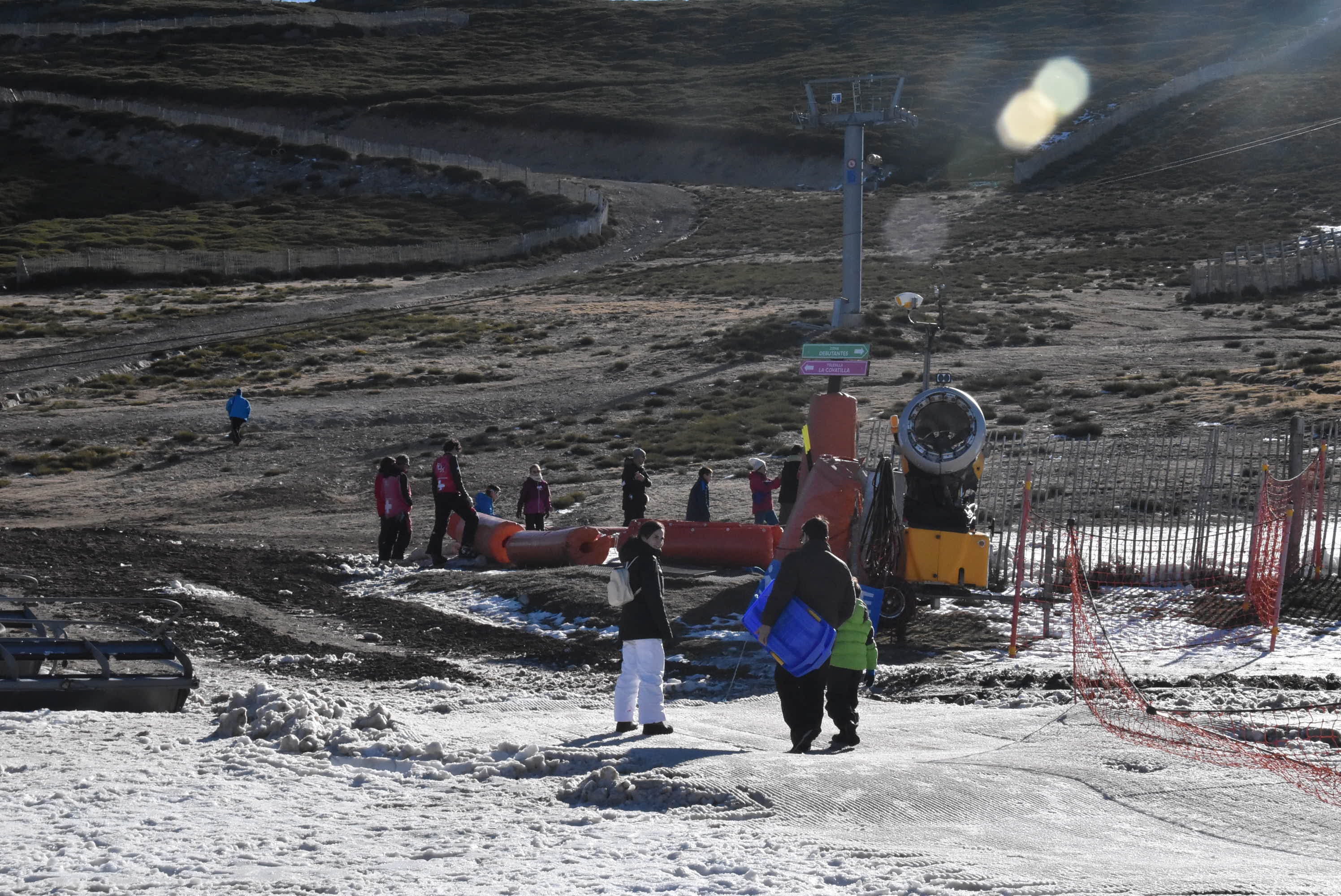 Flojo inicio de temporada en La Covatilla que cerrará las pistas hasta el viernes