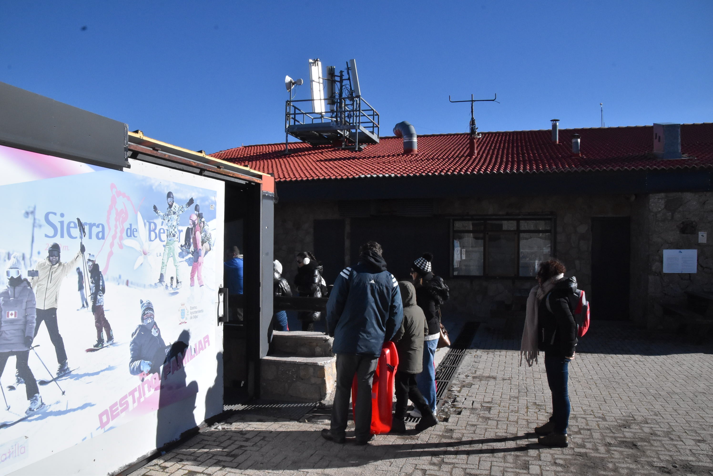 Flojo inicio de temporada en La Covatilla que cerrará las pistas hasta el viernes