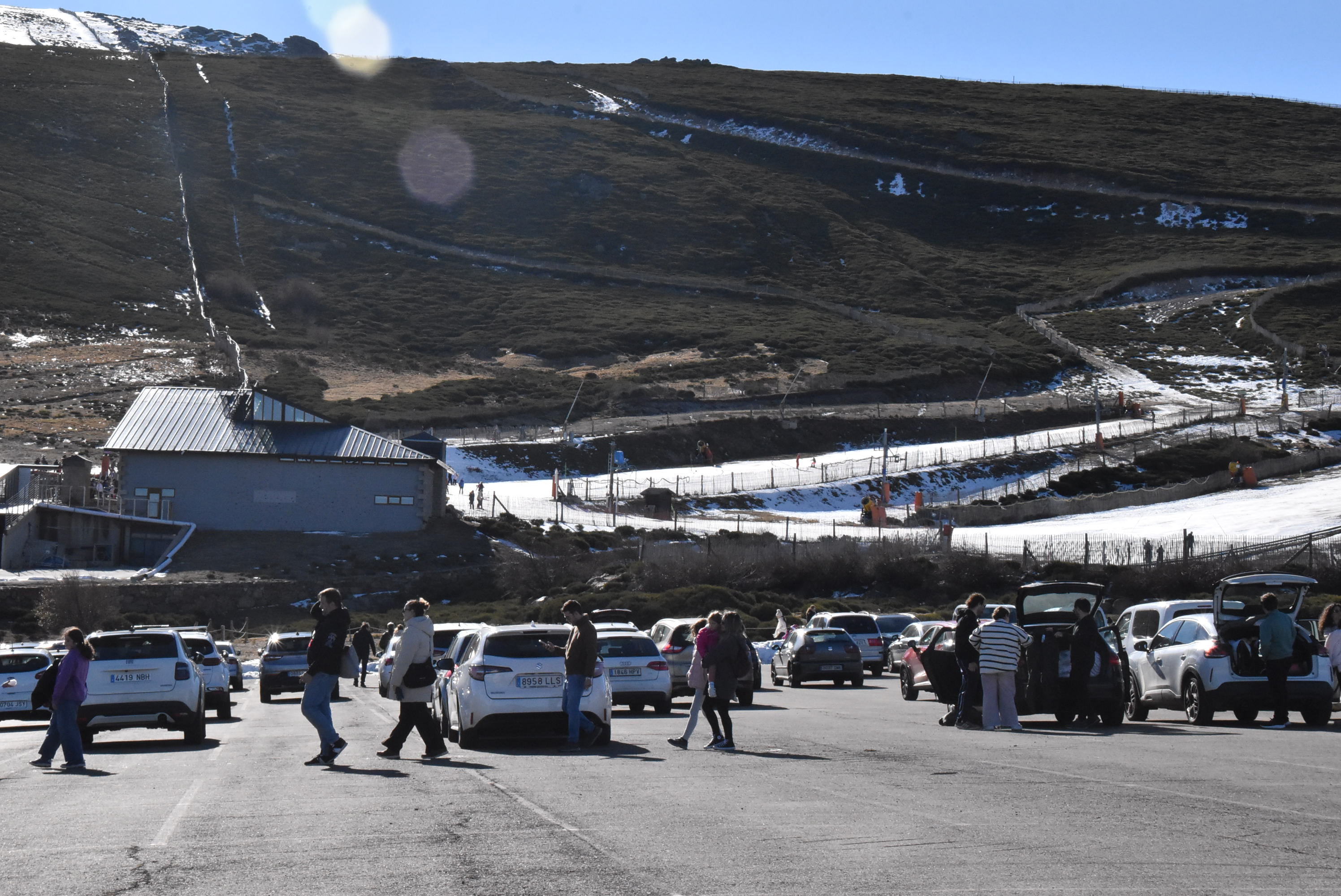 Flojo inicio de temporada en La Covatilla que cerrará las pistas hasta el viernes