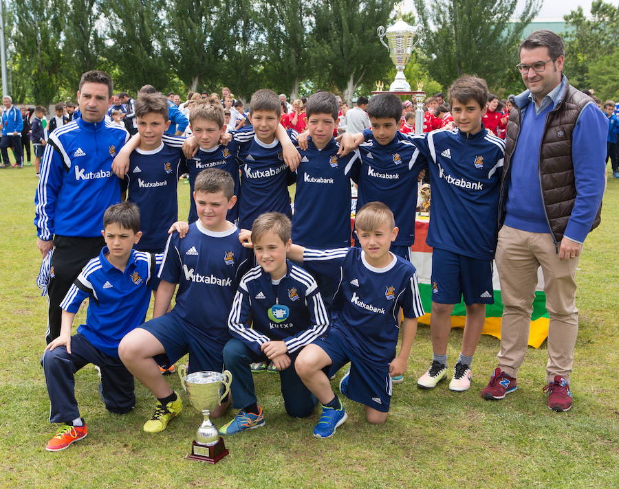 El Valencia gana el Torneo Nacional Alevín de Valvanera