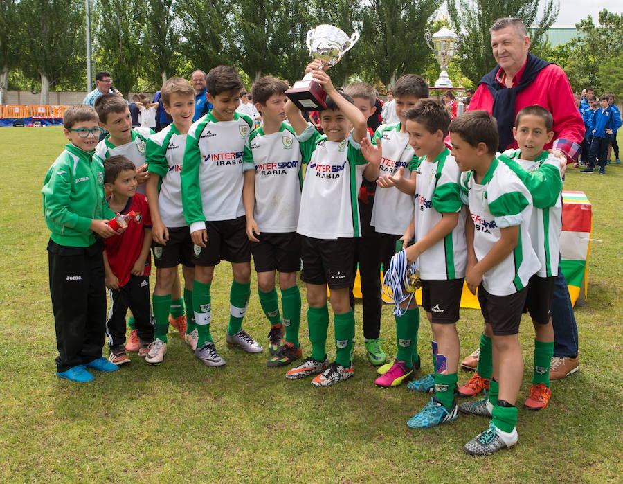 El Valencia gana el Torneo Nacional Alevín de Valvanera