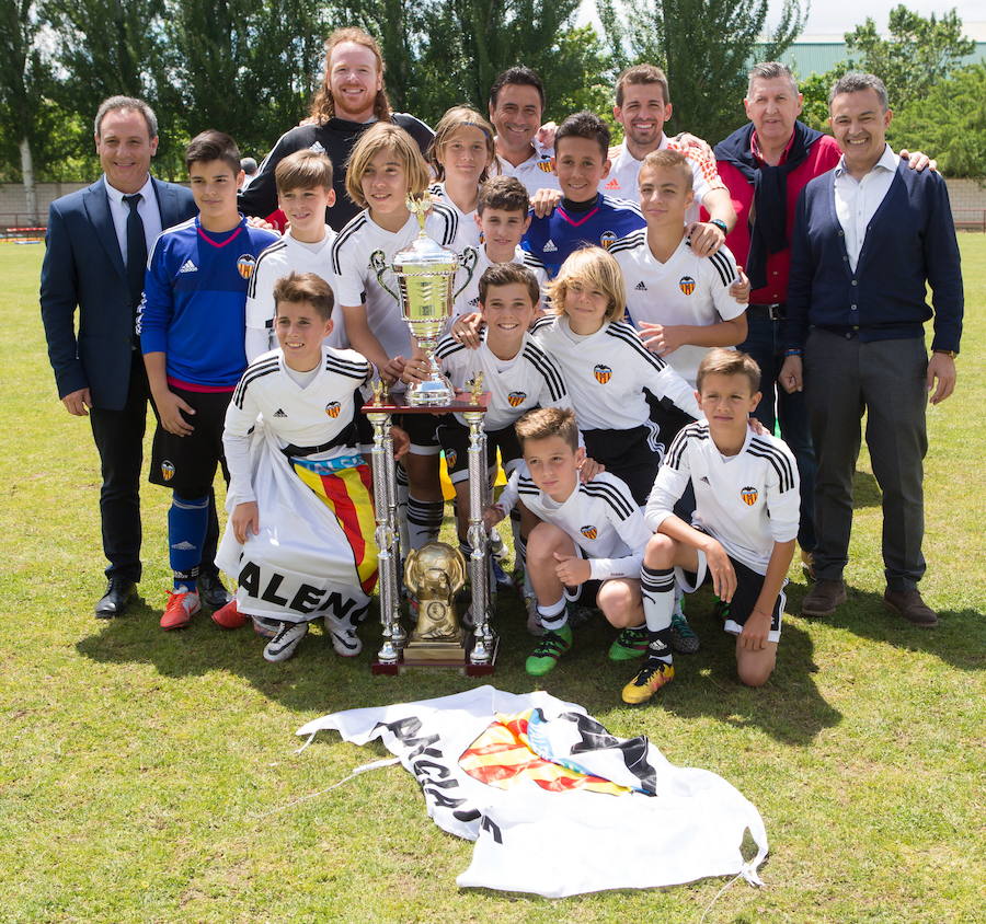 El Valencia gana el Torneo Nacional Alevín de Valvanera