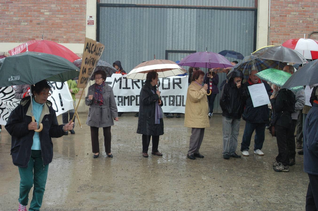 Manifestación de Ochánduri contra su alcalde