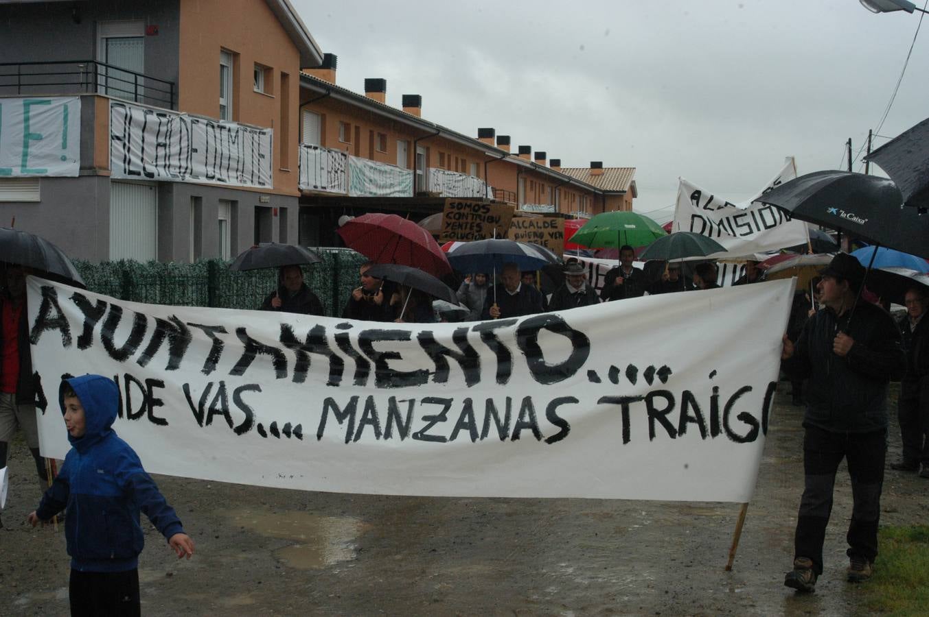 Manifestación de Ochánduri contra su alcalde