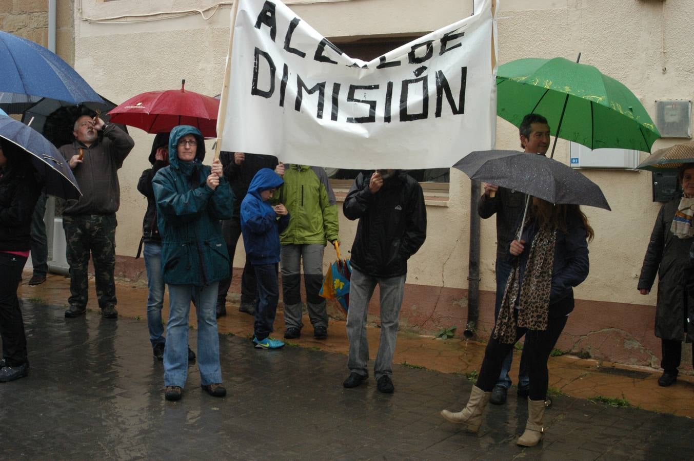 Manifestación de Ochánduri contra su alcalde