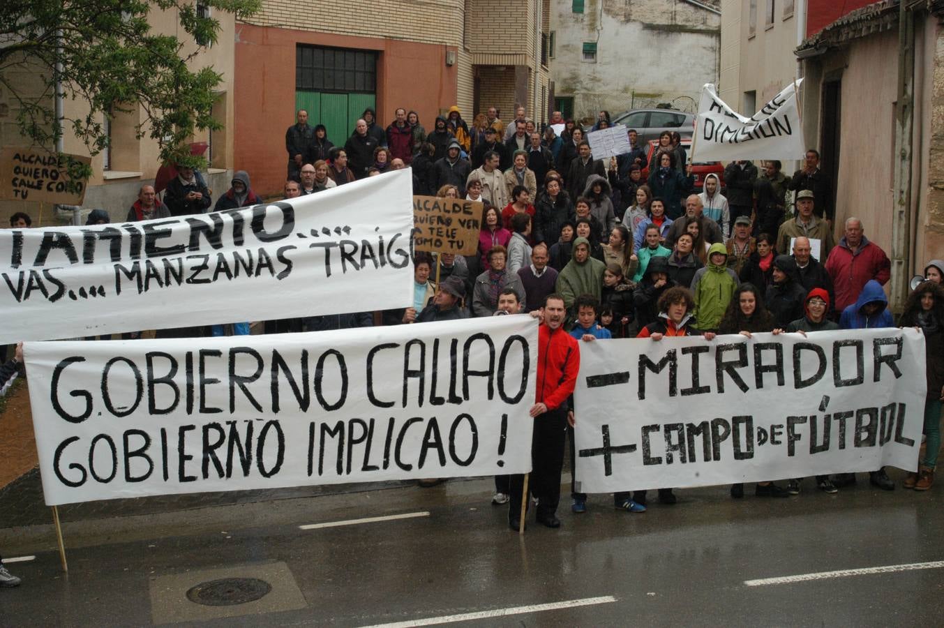 Manifestación de Ochánduri contra su alcalde