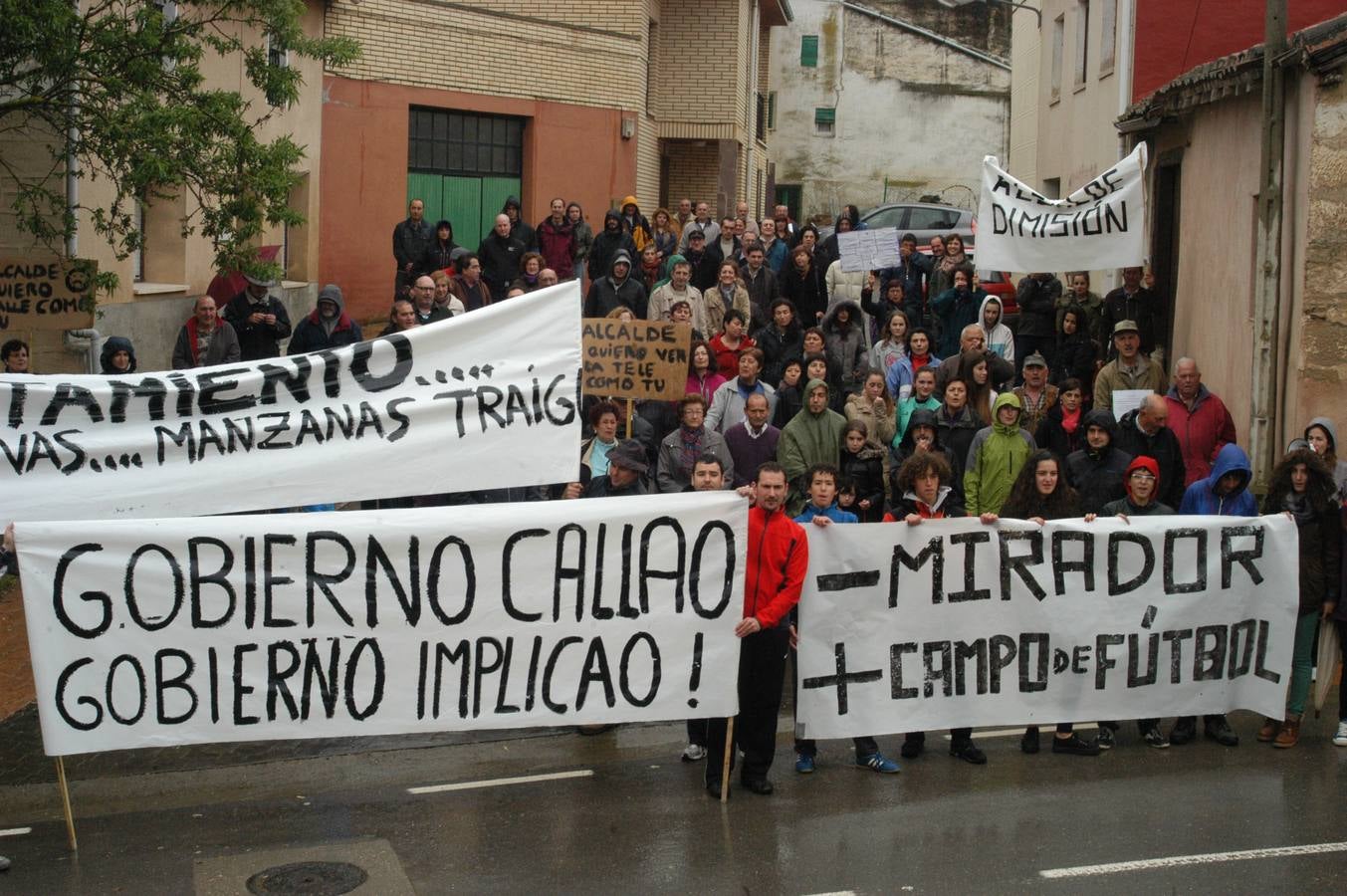 Manifestación de Ochánduri contra su alcalde