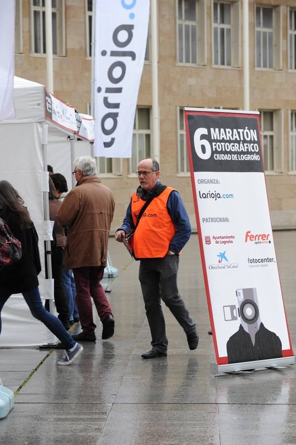 Más de doscientos fotógrafos invaden Logroño / Plaza del Ayuntamiento