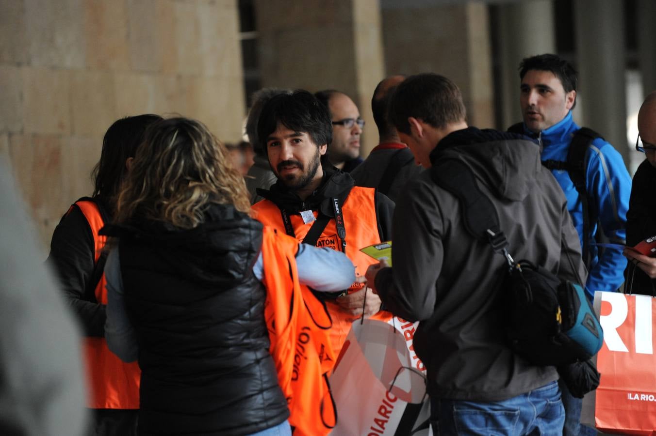 Más de doscientos fotógrafos invaden Logroño / Plaza del Ayuntamiento