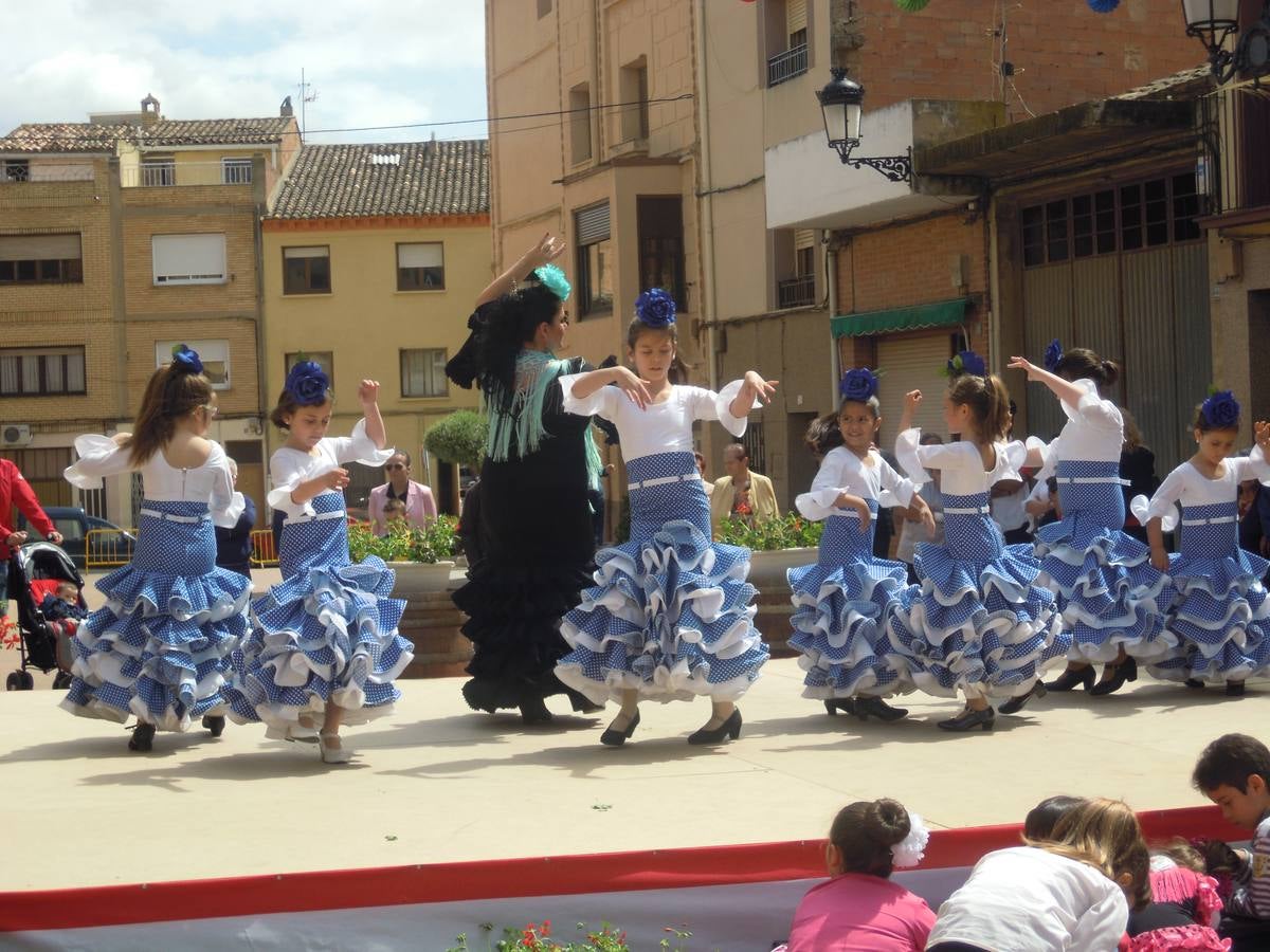 Los rinconeros bailan por sevillanas