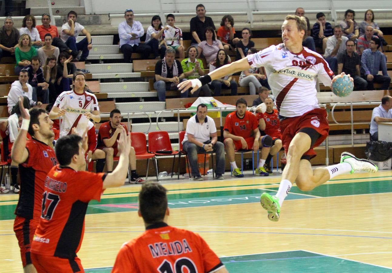 El Naturhouse celebra la victoria ante el Huesca que le da el pase a la Champions