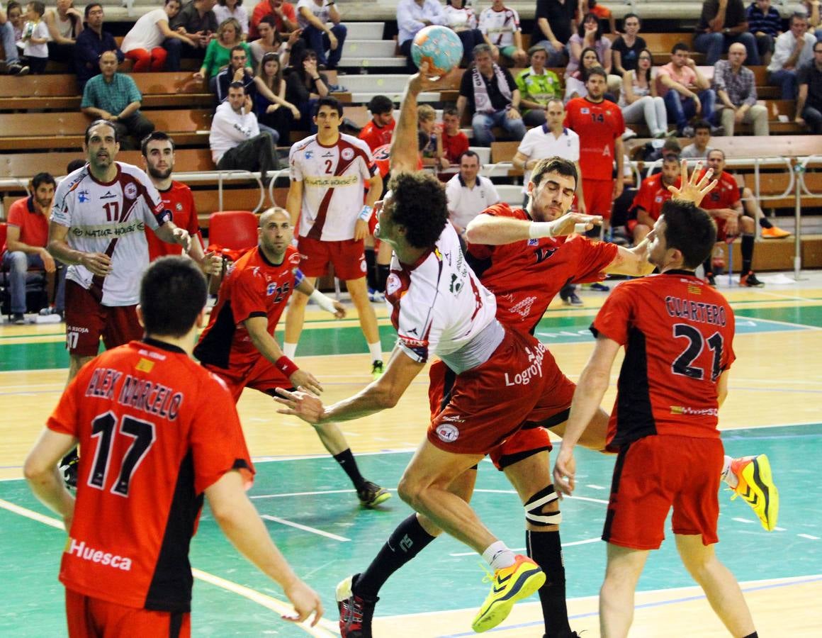 El Naturhouse celebra la victoria ante el Huesca que le da el pase a la Champions