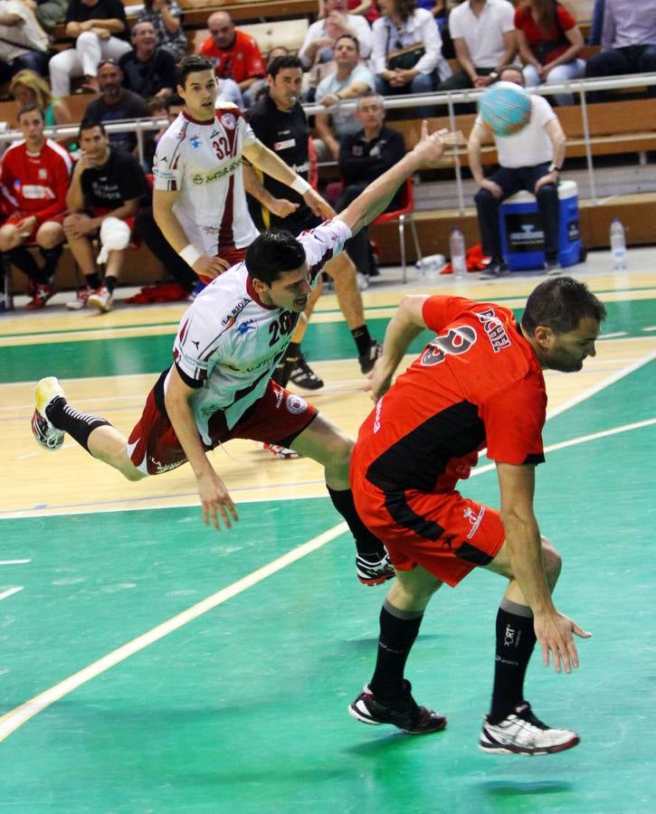 El Naturhouse celebra la victoria ante el Huesca que le da el pase a la Champions