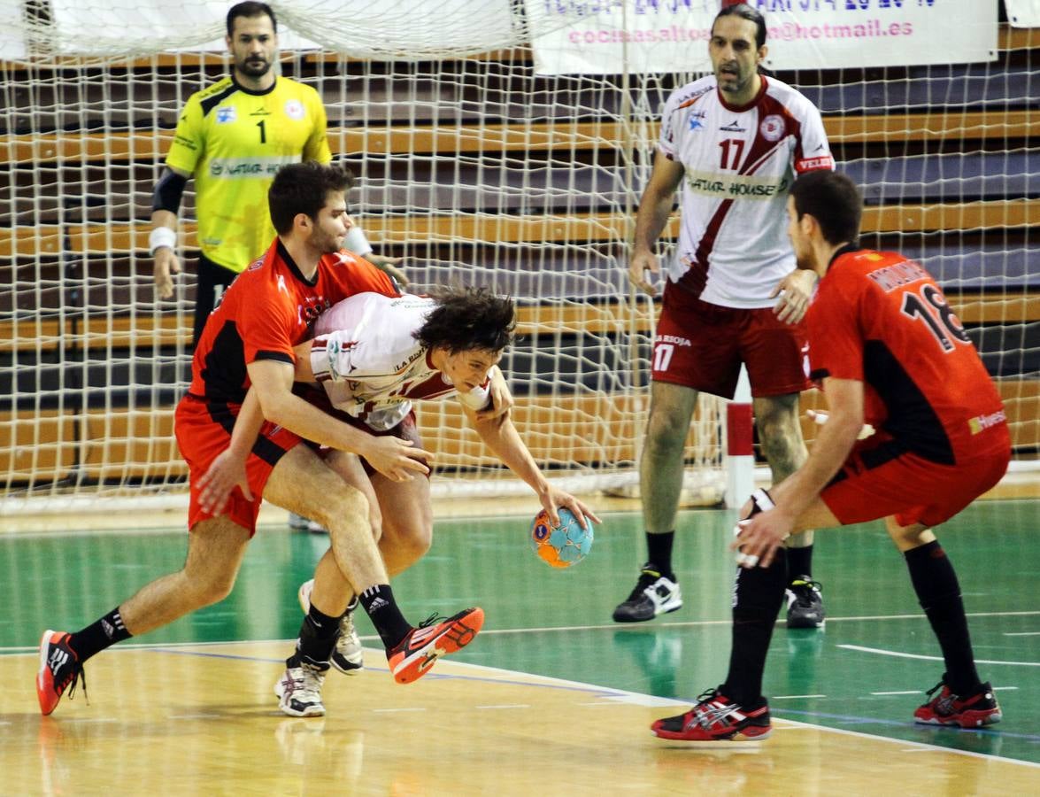 El Naturhouse celebra la victoria ante el Huesca que le da el pase a la Champions