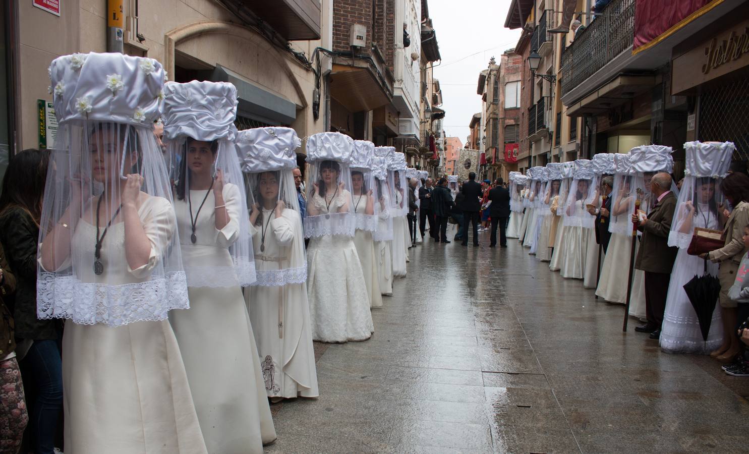 Las &#039;doncellas&#039; centran la atención en las fiestas de Santo Domingo