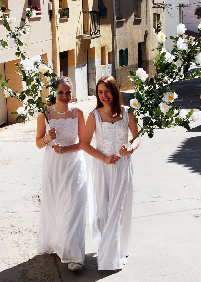 Las Doncellas procesionan en Sorzano