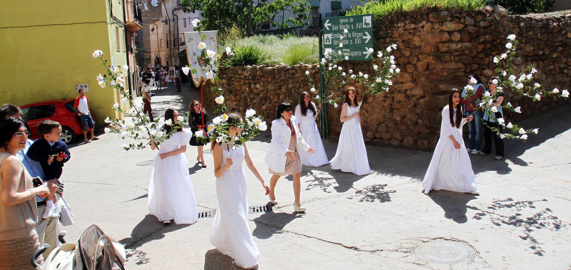 Las Doncellas procesionan en Sorzano