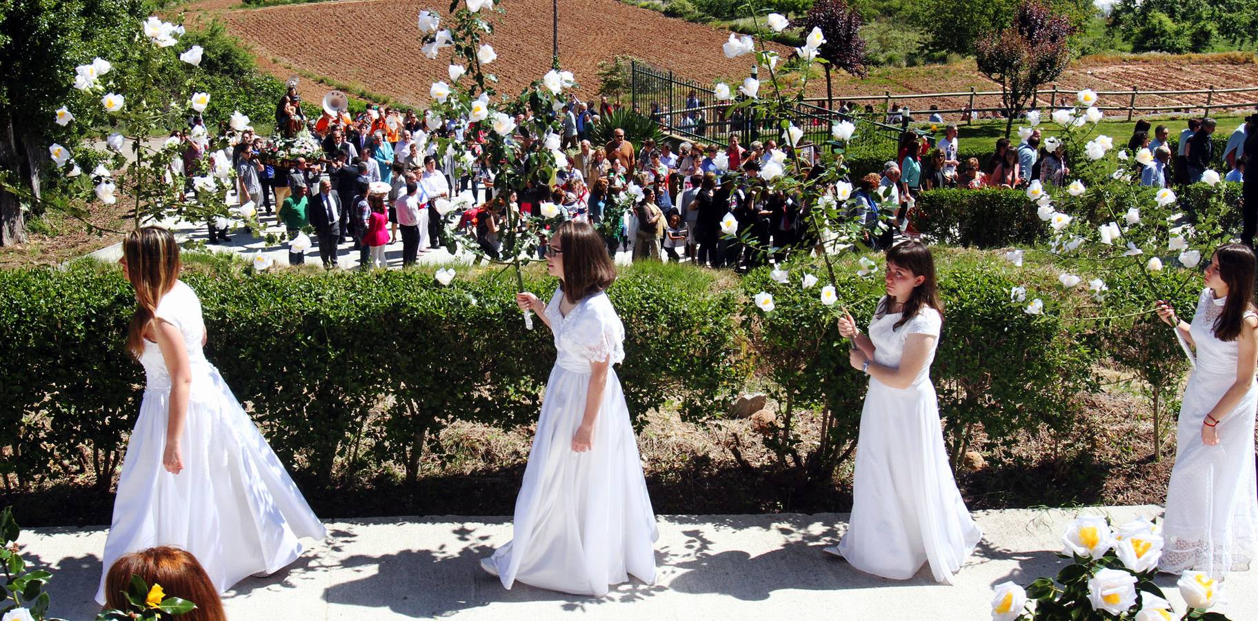 Las Doncellas procesionan en Sorzano