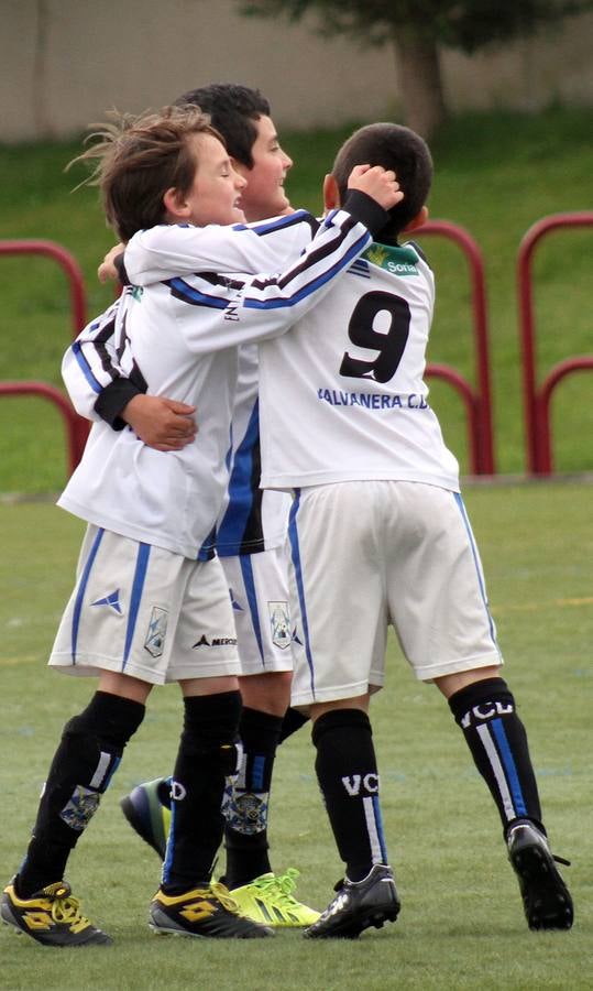 Medio centenar de equipos participan en el VII Torneo Comillas-Loyola (II)