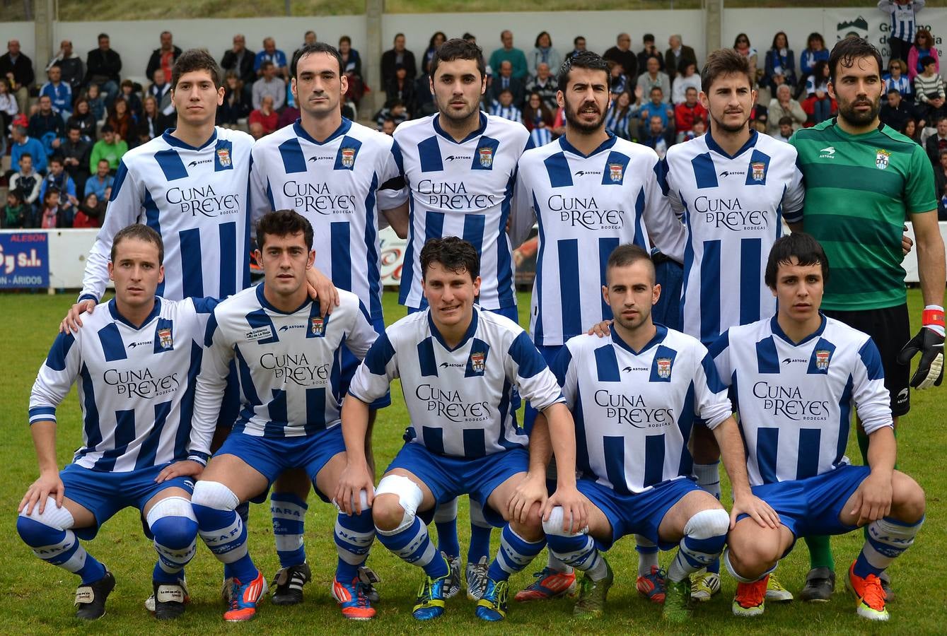 La afición y el partido en el Náxara-Puertollano