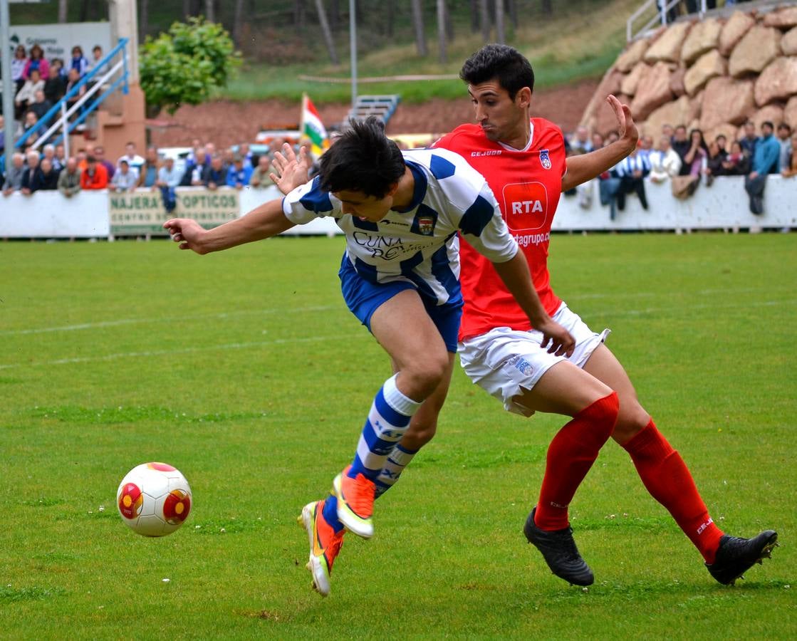 La afición y el partido en el Náxara-Puertollano