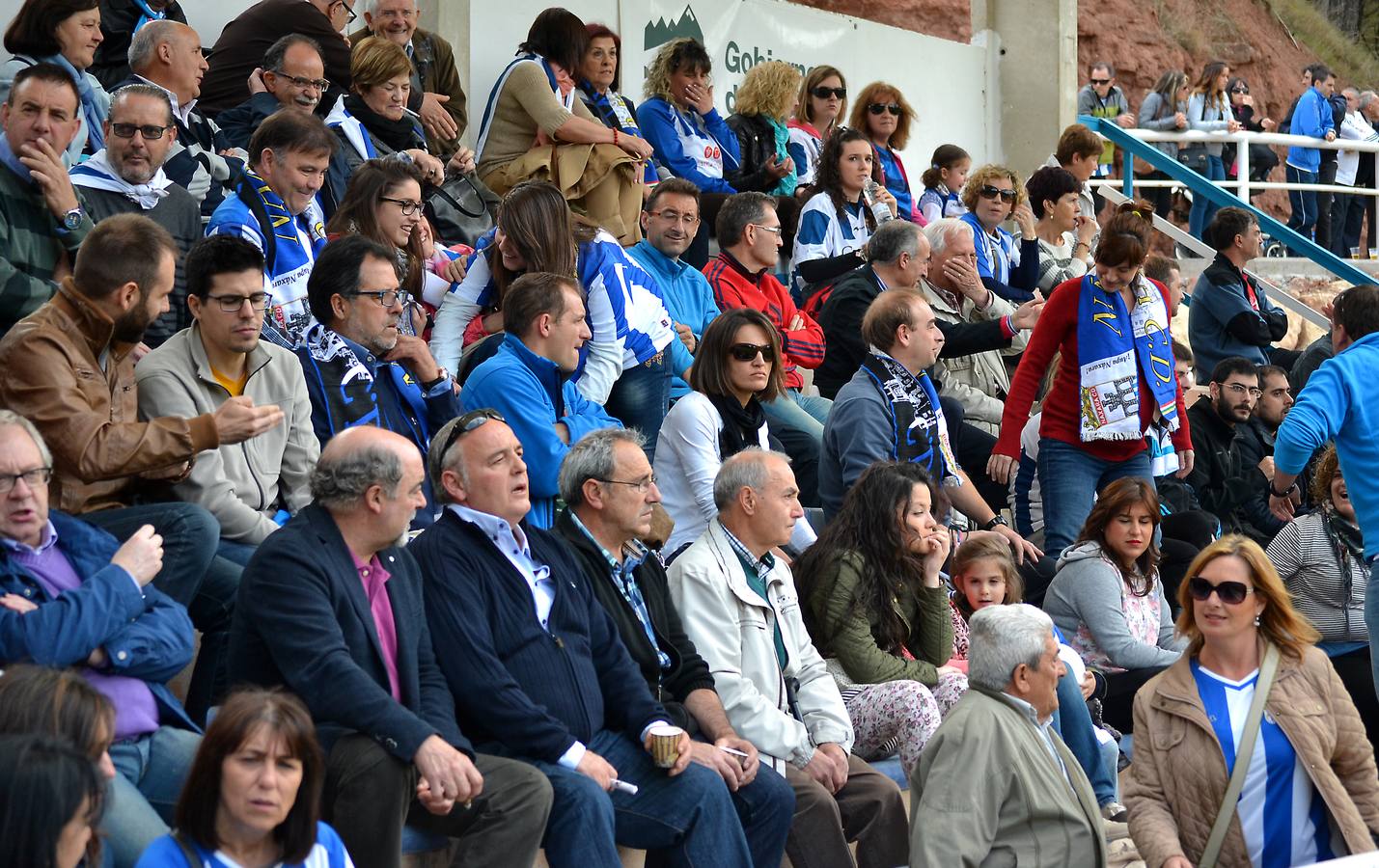 La afición y el partido en el Náxara-Puertollano