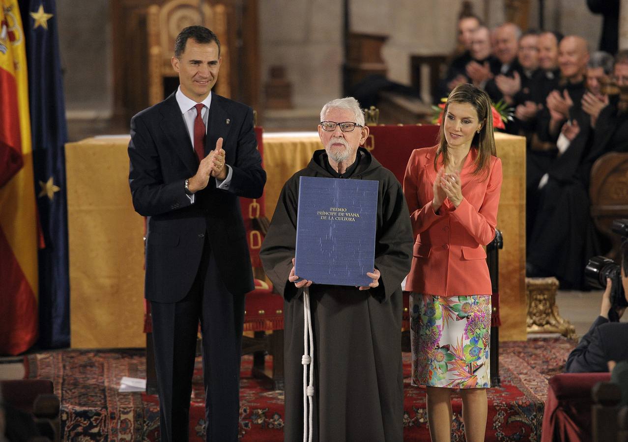 Los Príncipes de Asturias entregan el Premio Príncipe de Viana al historiador Tarsicio de Azcona