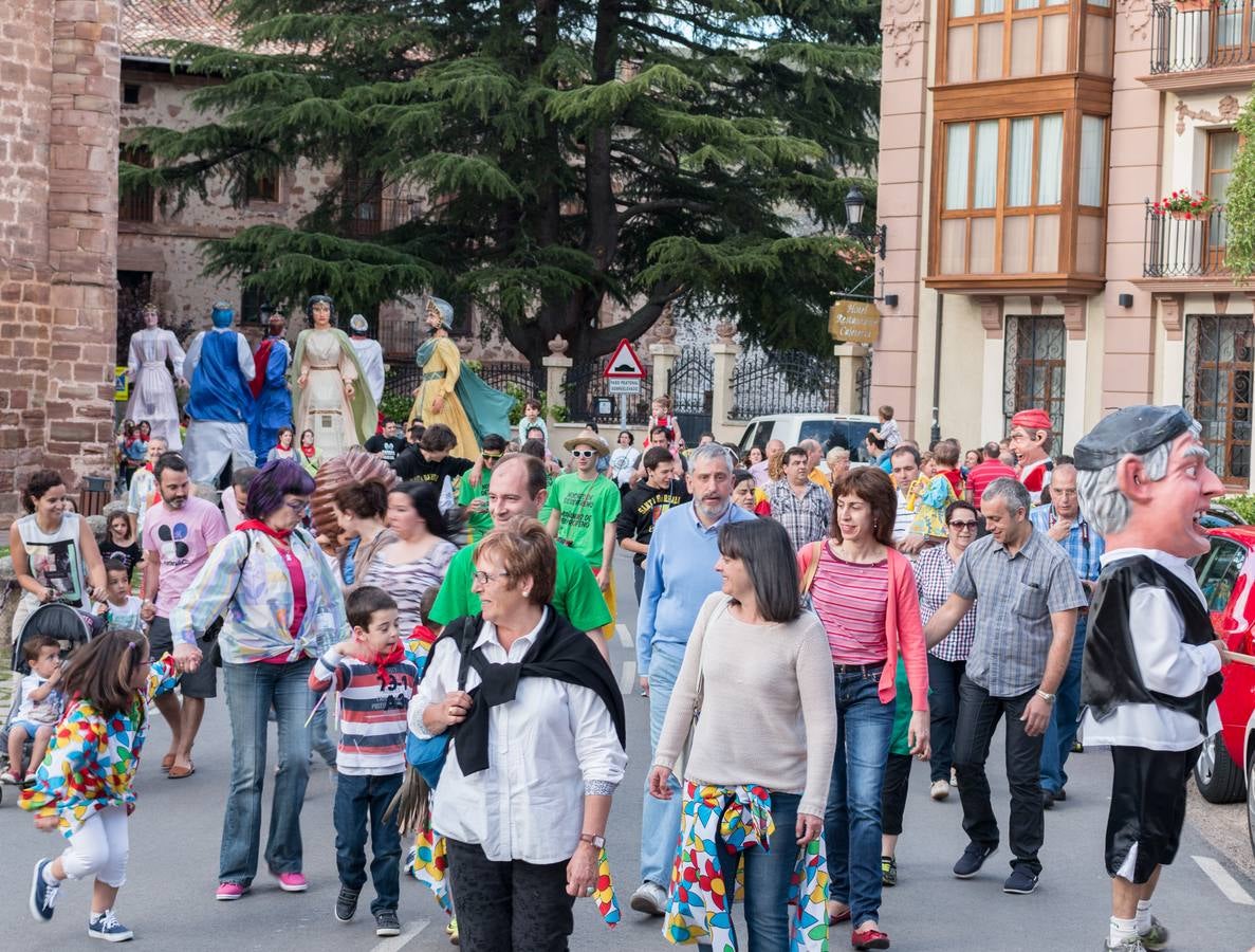 Primer día de las fiestas por Santa Bárbara en Ezcaray