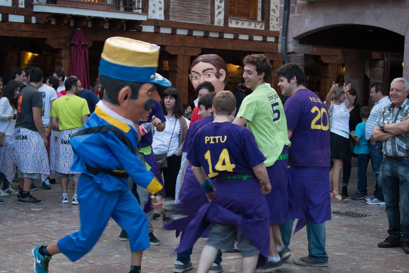 Primer día de las fiestas por Santa Bárbara en Ezcaray