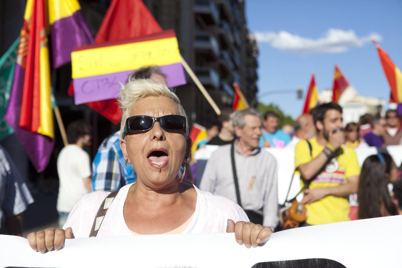 Unas 400 personas se reúnen en Logroño &#039;por la consulta ciudadana&#039; sobre la República