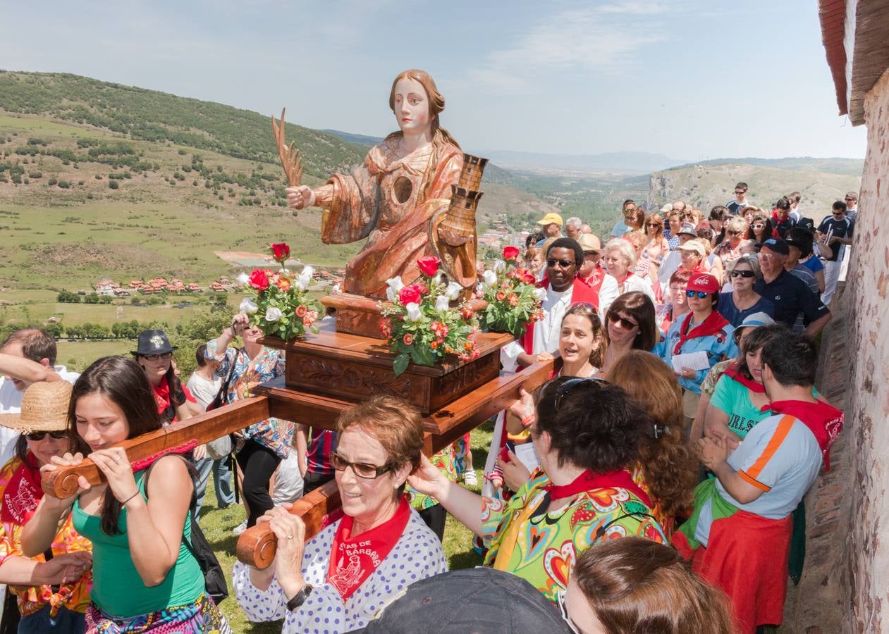 La romería a Santa Bárbara, en el día grande de las fiestas de Ezcaray