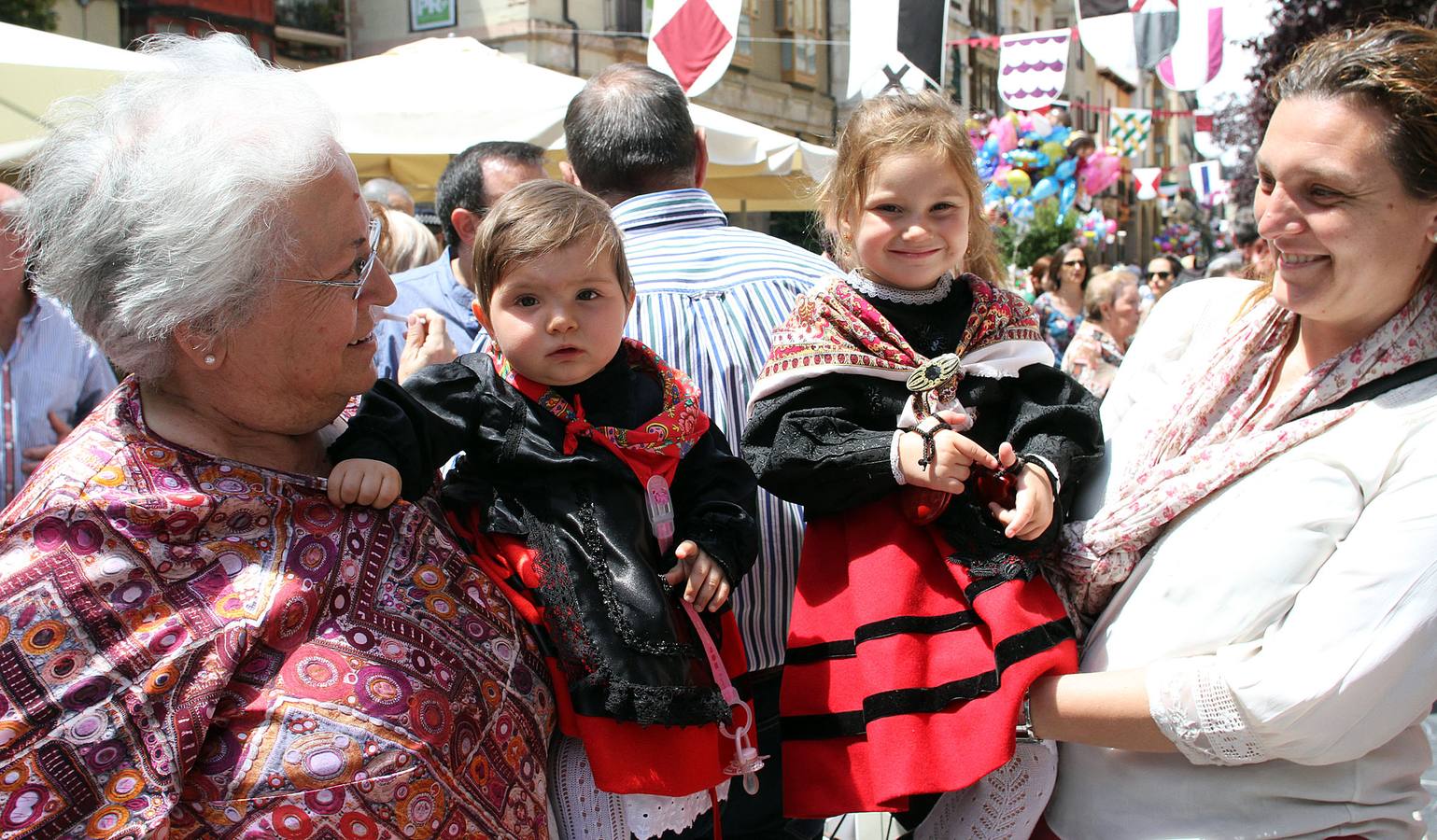 Los niños, protagonistas de la fiesta en las calles de Logroño