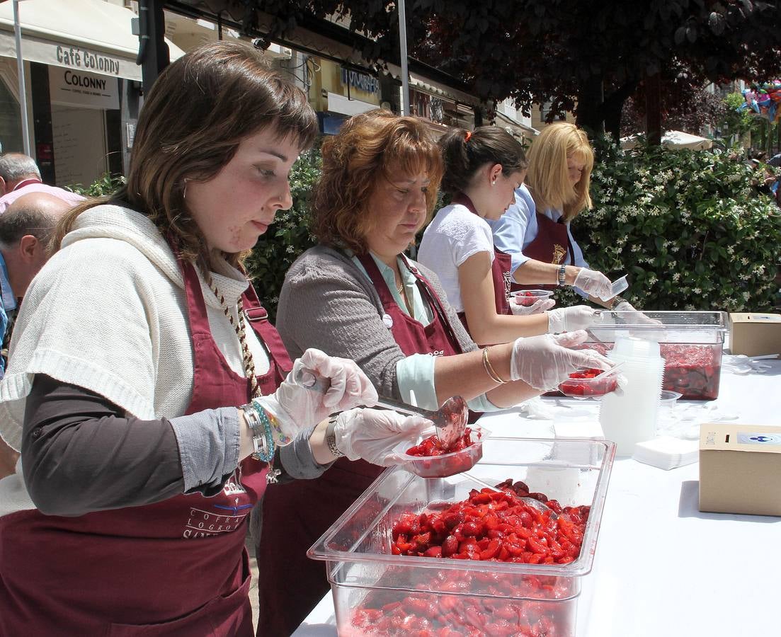 Degustación de fresas con vino en la calle Juan Lobo