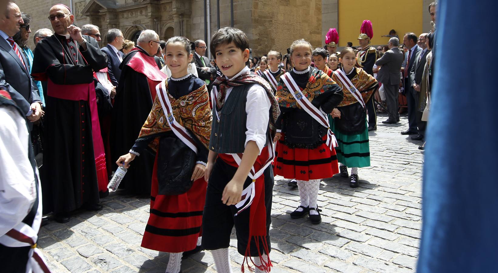 Procesión y banderazos por san Bernabé