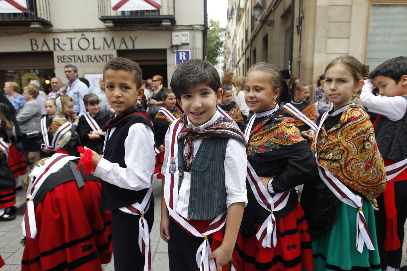 Procesión y banderazos por san Bernabé