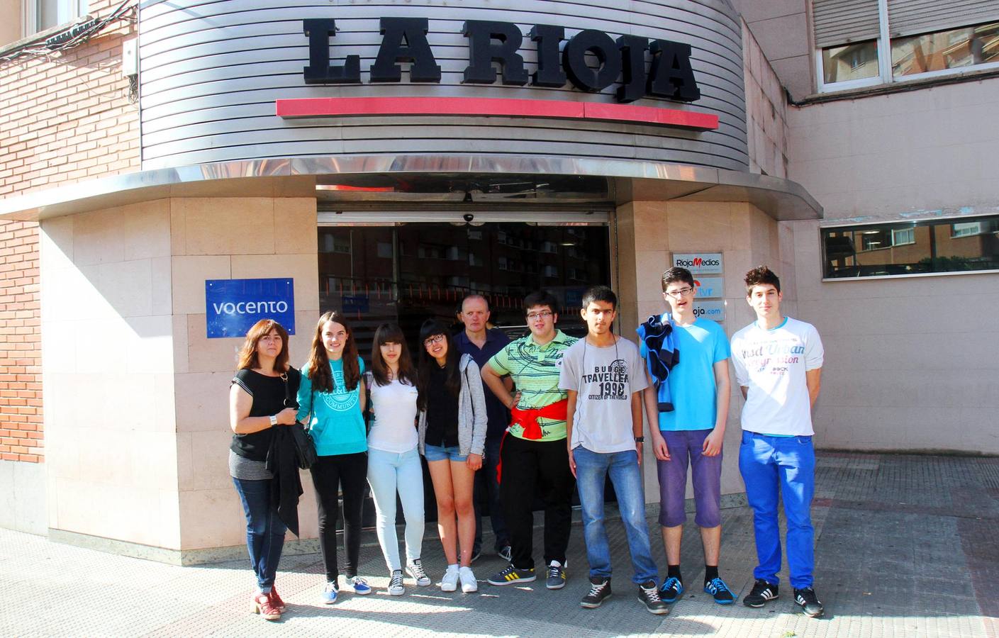 Alumnos del IES Samaniego de Laguardia visitan las instalaciones de La Rioja