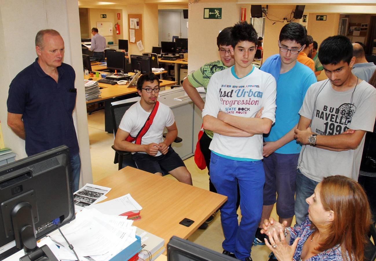 Alumnos del IES Samaniego de Laguardia visitan las instalaciones de La Rioja