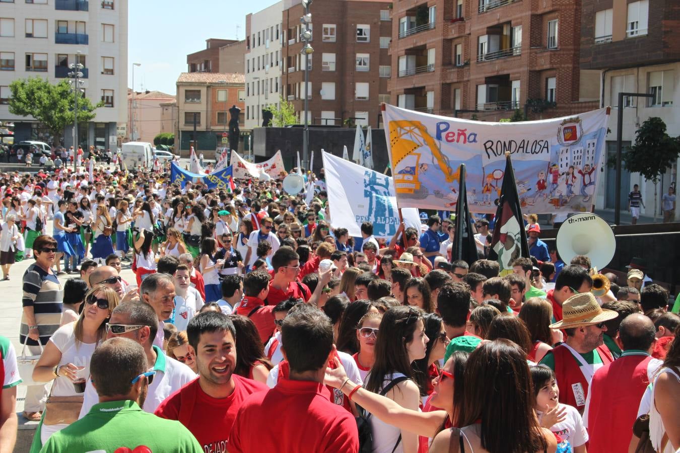 Concentración de 1.600 peñistas en Arnedo