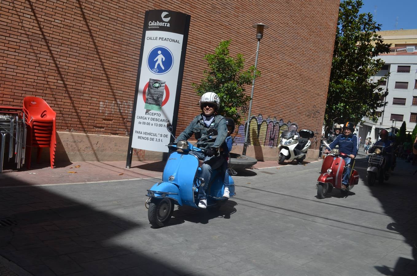 Calahorra disfruta de una concentración de scooters