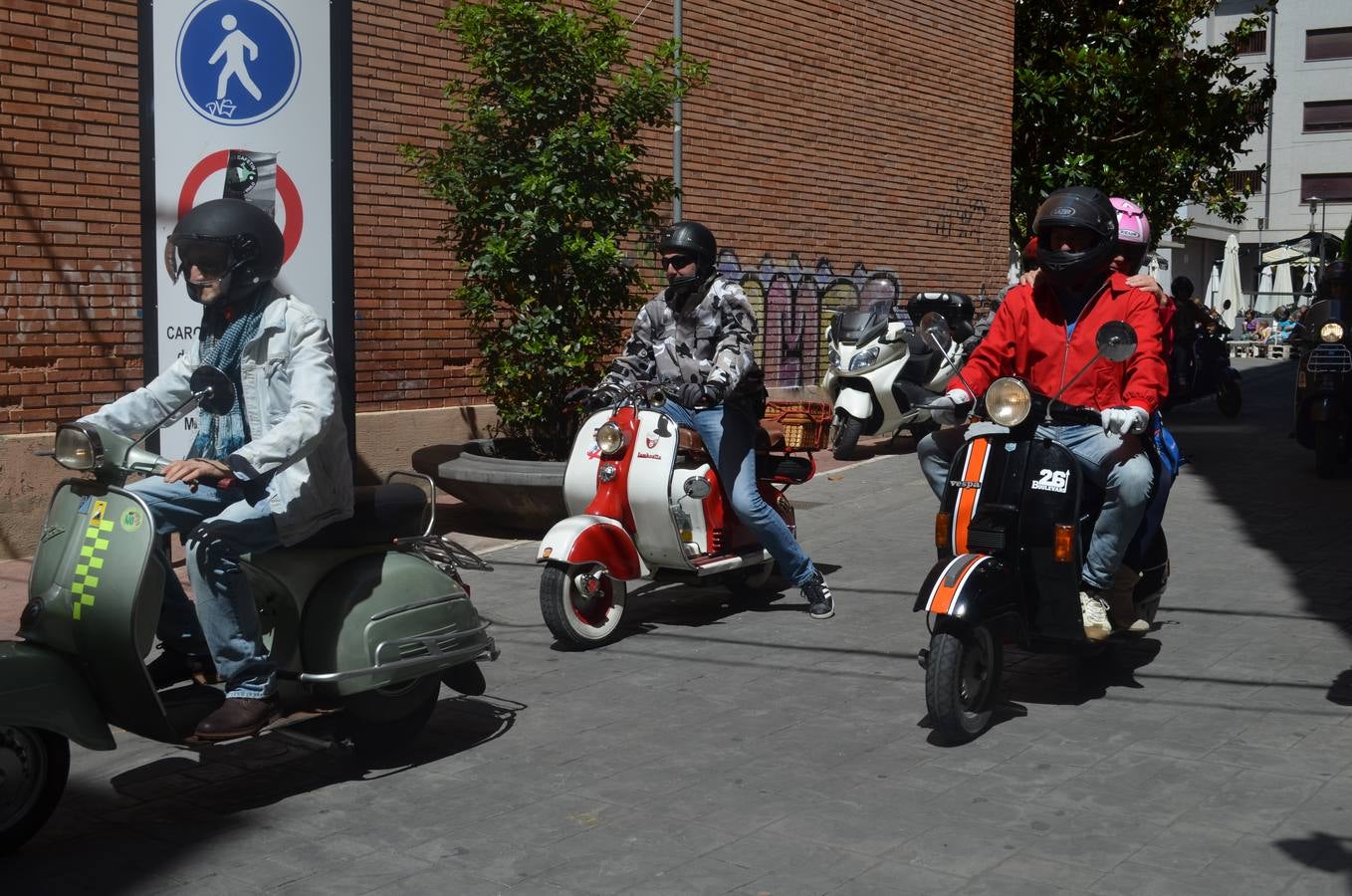 Calahorra disfruta de una concentración de scooters