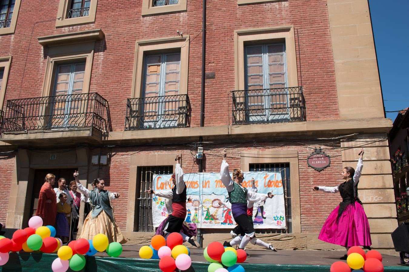 Santo Domingo acoge el Mercado Solidario de Cáritas