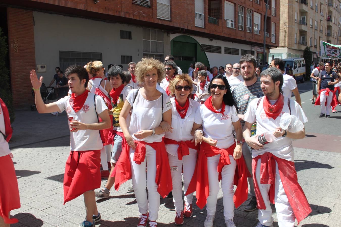 Pasacalles de la Concentración de Peñas en Arnedo