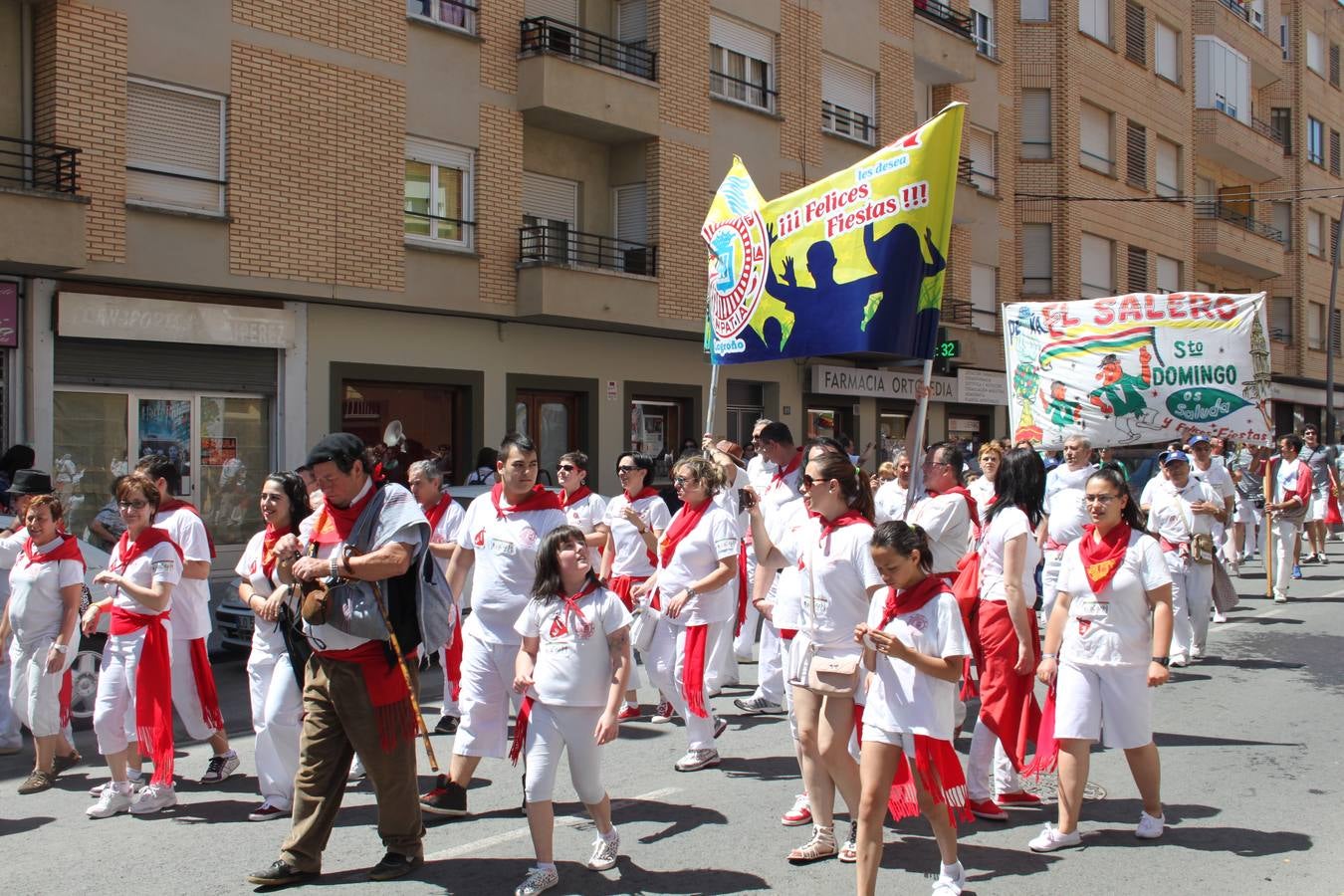 Pasacalles de la Concentración de Peñas en Arnedo