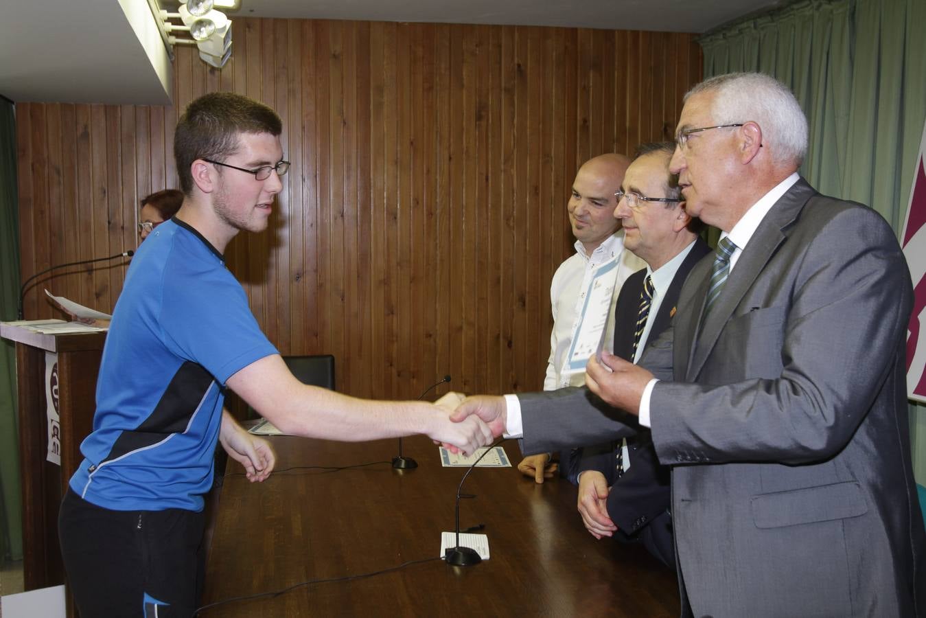 Entrega de diplomas del I Curso de Mantenimiento Básico de Bodegas (y II)