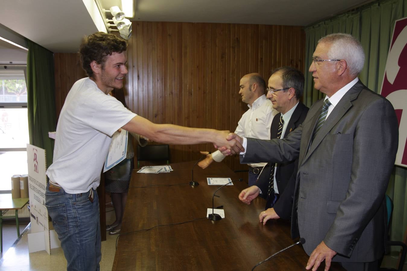 Entrega de diplomas del I Curso de Mantenimiento Básico de Bodegas (y II)