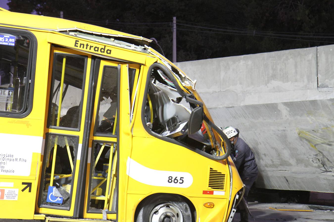 Derrumbe de un viaducto en Belo Horizonte