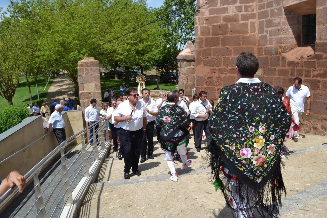 Danza de la Virgen Blanca en Ventosa