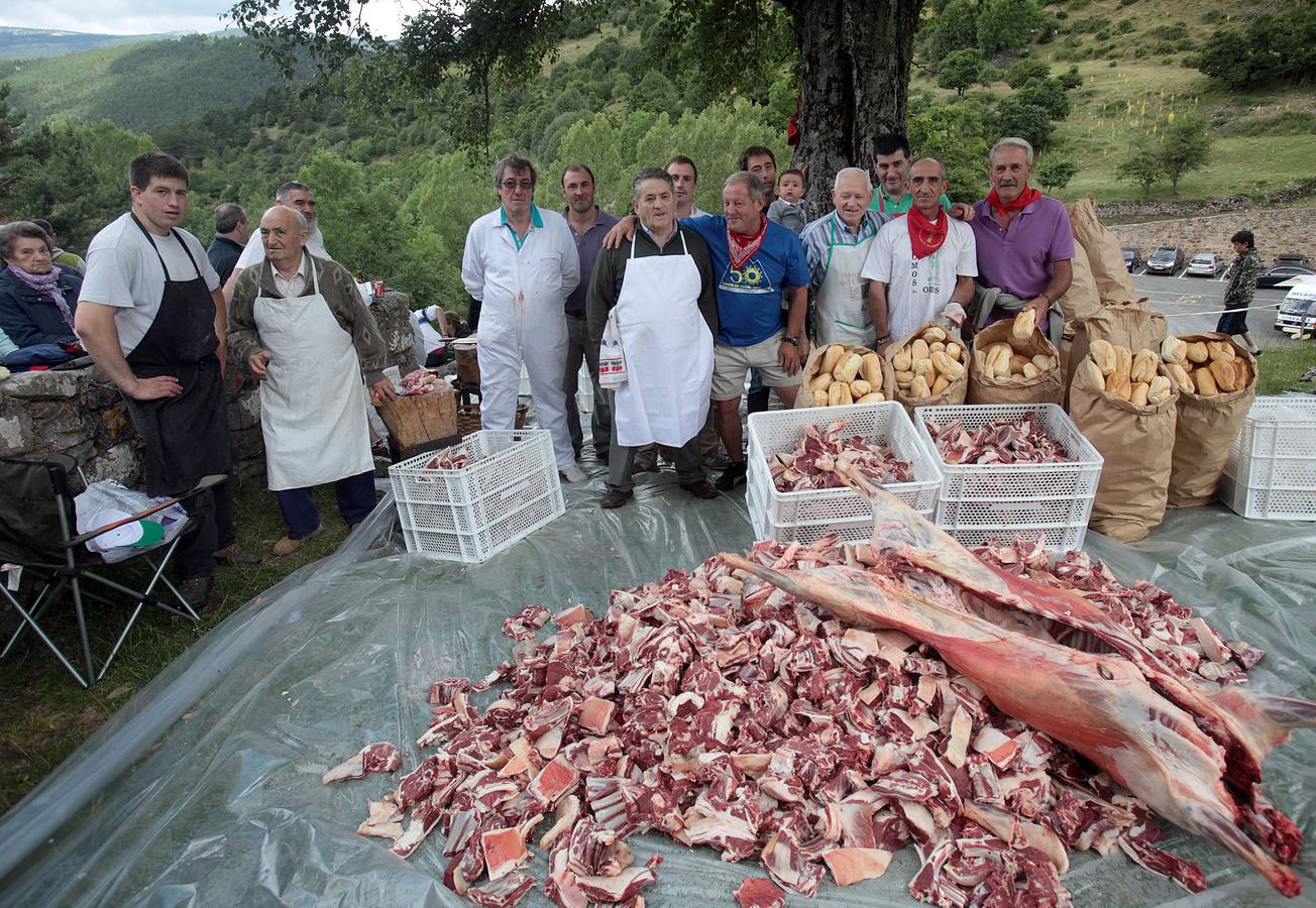 Villoslada celebra la Caridad Grande en Lomos de Orios (II)