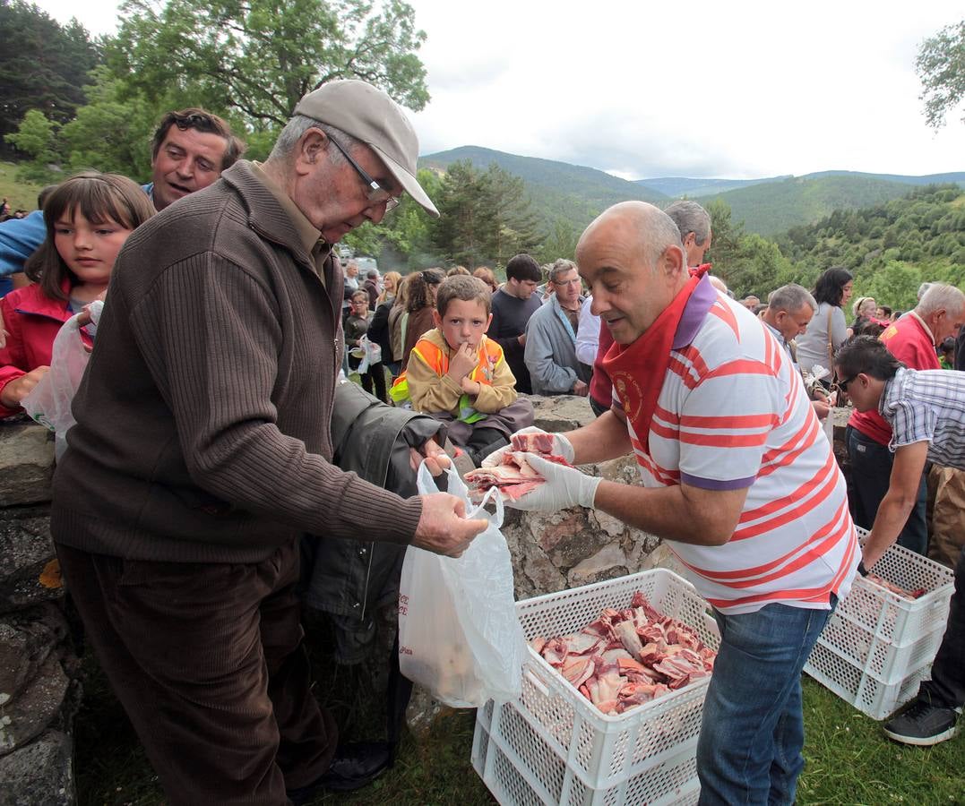 Villoslada celebra la Caridad Grande en Lomos de Orios (II)