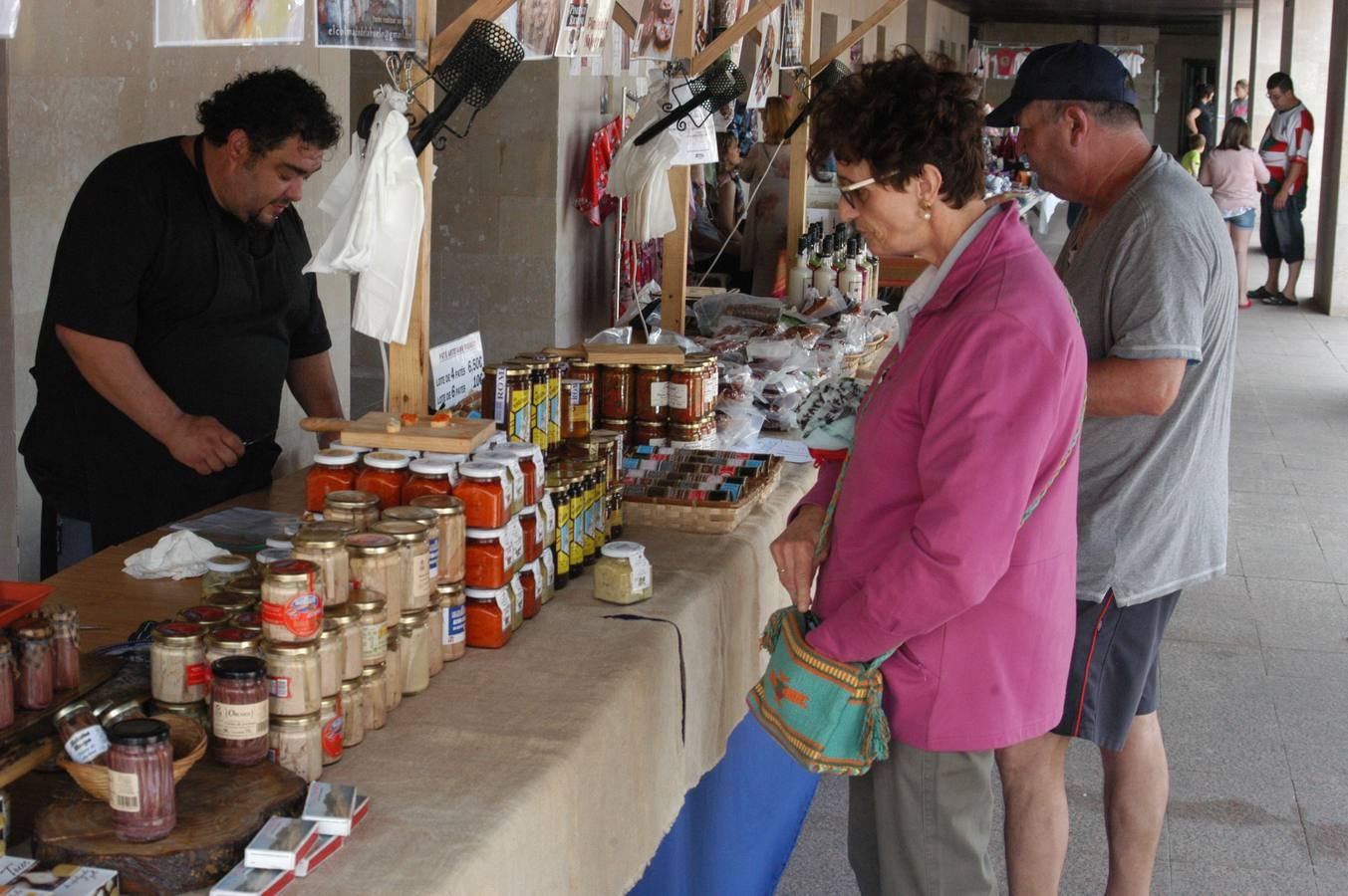 Zarratón disfruta de su mercado estacional